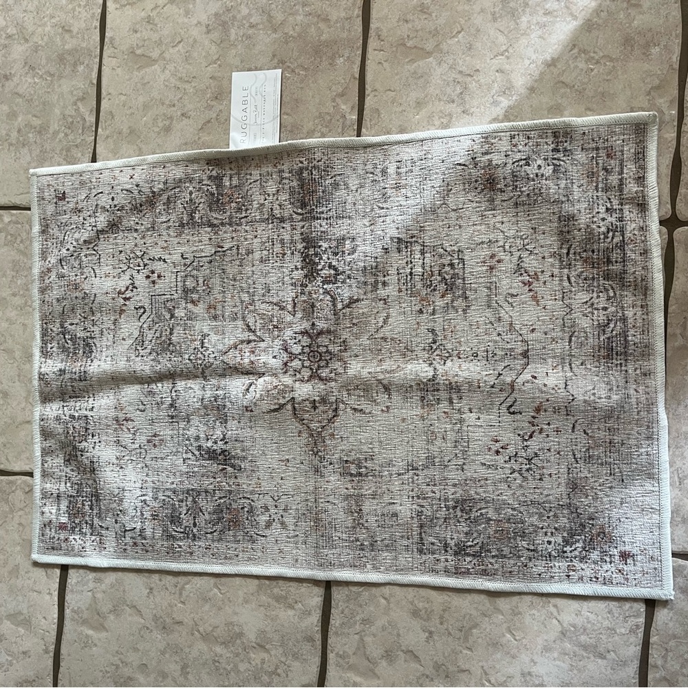 NEW Ruggable 2’x3’ Kamran Rug